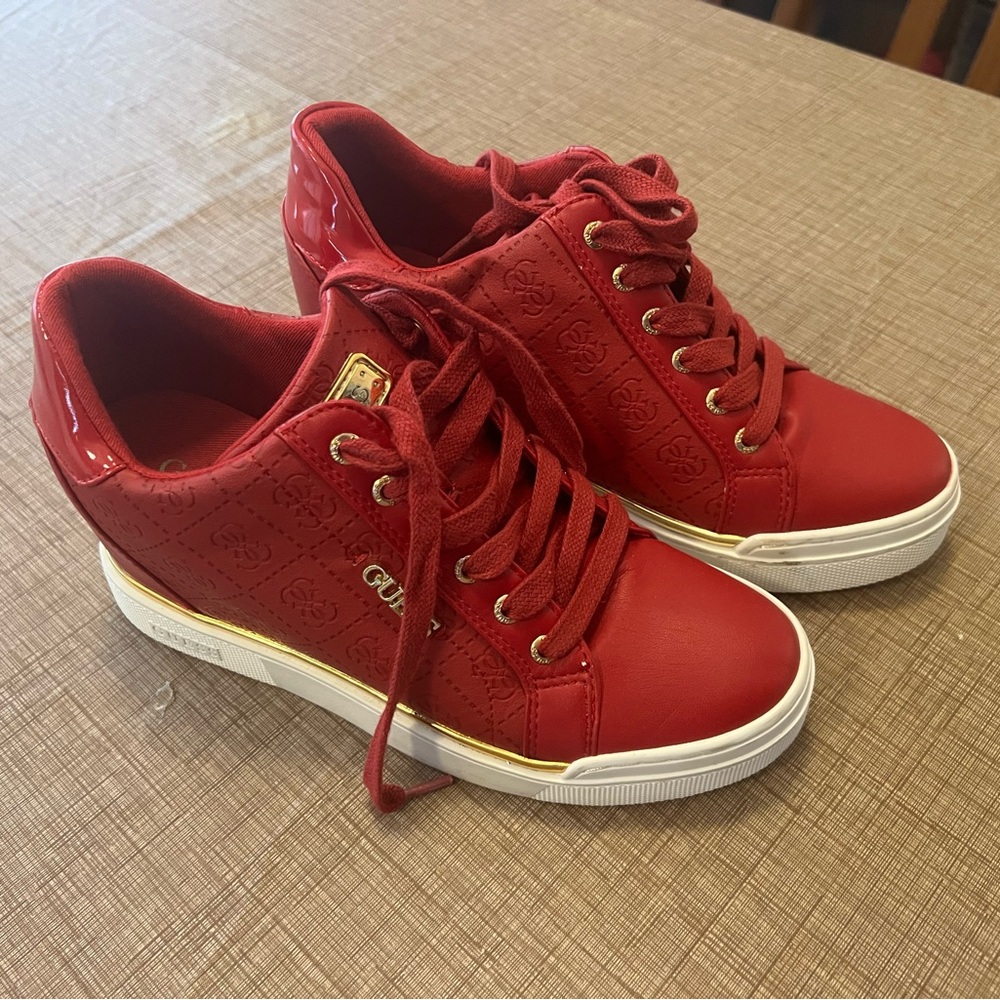 Sneaker Guess size 7.5M